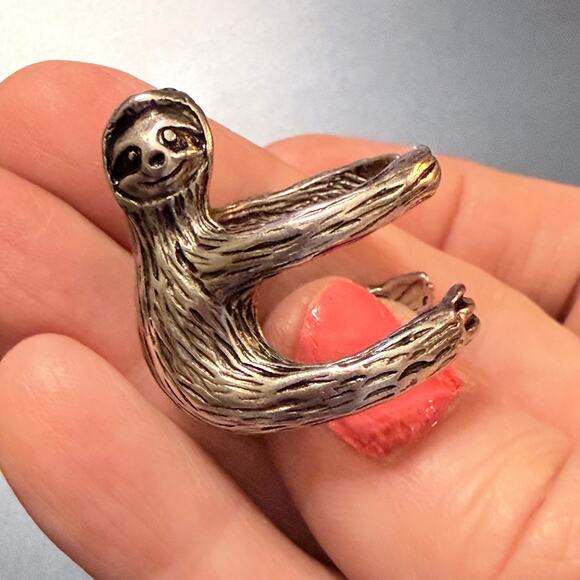 None and/or Unknown Jewelry - Silver Tone Sloth Finger Grip Ring Size 5.5 US